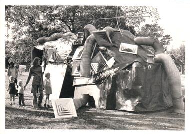 Photograph, 1/05/1972