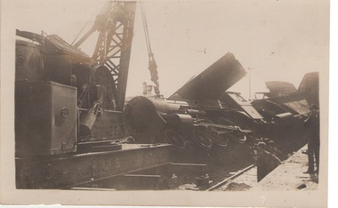 Photograph - Train smash, 17th April 1919