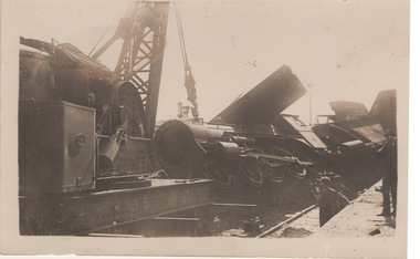 Photograph - Train smash, 17th April 1919