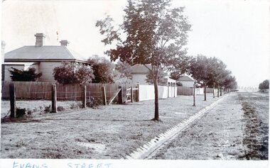 Photograph - Evans Street, Sunbury, c1880 - 1900s