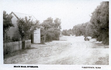 004260 - Postcard - Beach Road, Inverloch, circa 1920