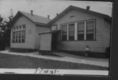 000062 - Photograph - 1943 Inverloch Primary School - Right side room came from Wonthaggi - G Murray