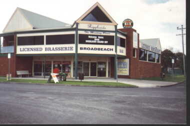 000184 - Photograph - August 1996 - Congratulations to 1986 Olympian Drew Ginn - welcome sign on wondow  at Rippleside Restaurant - Cnr Cuttriss Street and The Esplanade, Aug 1996