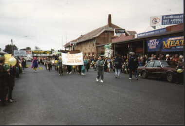 000187 - Photograph - August 1996 - Street Parade at Inverloch for Olympic Gold Medallists Drew Ginn & Oarsome Foursome - 26 August  1996