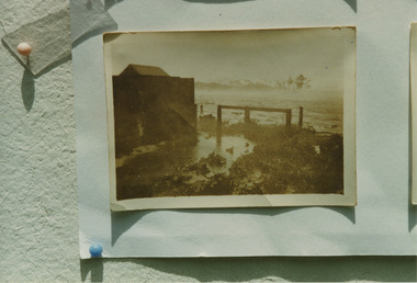 000252 - Photograph - 1934 Dec - Pound Creek - Henderson property - water coming around veranda - E Henderson