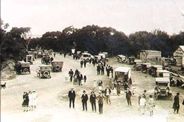 001903 - Photograph - Beach Road, Inverloch 1926 or 1930