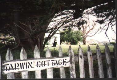 000481 Photograph - 1996 - Tarwin Cottage at Tarwin Meadows