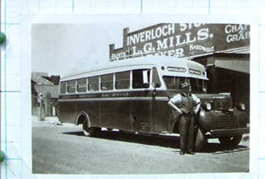 000526 Photograph - Inverloch-Wonthaggi Bus, driver Arthur (Taffy) Thomas @ Mills Store Williams Street Inverloch - S Power