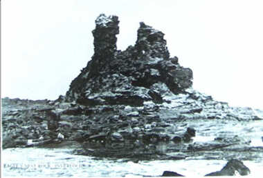000527 Photograph - 1955 - Eagles Nest Rock, Inverloch