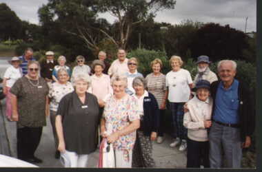 000532 - Photograph - Group photo