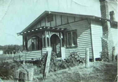 000543 - Photograph - 1942 - Inverloch - C R Dixon - Sandymount Ave - Newton house built by Gus Bowen - from Clyde Newton