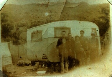 000553B Photograph - Caravan with 6 persons - C Newton
