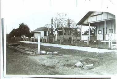 000562 - Photograph - High St, Inverloch - Gordon Jacobson house, Irving house - Ray Irving