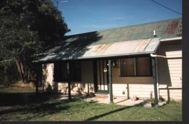 000833 - Photograph - 1997 - Inverloch - Halford St - Abraham's cottage - from K Bendle (Kath), 1997