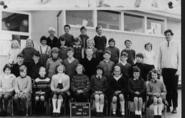 000877 - Photograph - 1968 - Inverloch - Inverloch Primary School grade 3-4 - Hazel Swift