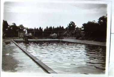 000627 - Photograph - Pine Lodge - Swimming pool - from Ruth Tipping