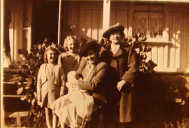 000634 - Photograph - Tolson Family