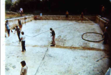 000665 - Photograph - 1976 - Inverloch - Pine Lodge Swimming pool being cleaned by Fire Brigade - from N Deacon