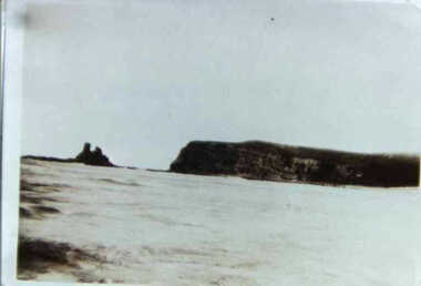 000676A - Photograph - Inverloch - Eagles Nest Rock - from J Fincher