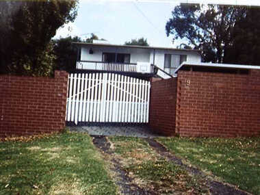 000383A - Photograph - 1994 - Wonthaggi 9 McKenzie St - 11 April 1994 - site of Ferndale Private Hospital - frontview