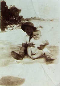 000384 - Photograph - Geoffrey James Muldoon  (Jim) and Noelle Muldoon - from Noelle Green