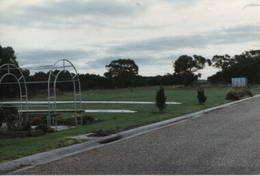 000685 Photograph - 1997 - Anderson Inlet Cemetery, Inverloch - Memorial Garden Arch from Pine Lodge Gate - from Ken Howsam
