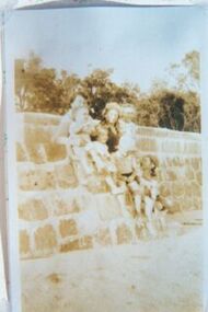 000730 Photograph - Retaining wall - Grandview Grove - Mum Speed with Marge, Valarie, Marion Bickerton, Hilda, Rob, Jane & May - from Bill Grieve