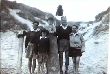000732 Photograph - Albert, Roy Vague, Jim Hamilton & friends - Back Surf (Venus Bay) - from Bill Grieve