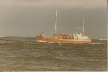 004388 - Photograph -Ripple II - Inverloch - sails furled - from Bob Young