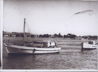 004396 - Photograph - Kyeema towing Ripple II unfinished to Newhaven from Inverloch - from Bob Young