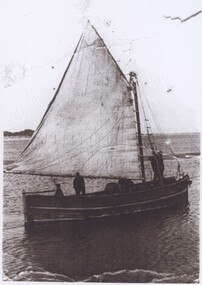 004413 - Photograph - Ripple with sails out - from Bob Young