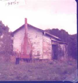 000905 - Photograph - Inverloch - 1985 - Mrs Kate Green's cottage at 5 A'Beckett St Inverloch - from unknown source