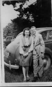000918 - Photograph - Hazel Swift (nee Nash) and George Swift - from Hazel Swift