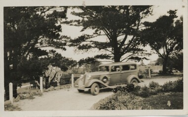 000930 - Photograph - Inverloch - Pine Lodge Drive - from Hazel Swift