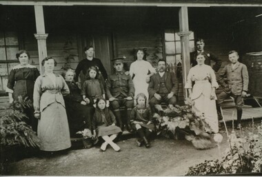 000961 - Photograph - 1914-1918 - family group on veranda - from Isobel Treadwell