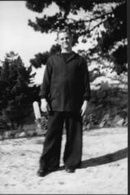 001213 Photograph - 1942 - Inverloch - TE Davis at Pine Lodge - from T E Davis