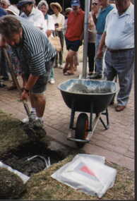 001227 Photograph - January 1998 - Bass Bicentenary Time Capsule - Concrete to cover capsule - from P Jones