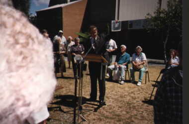 001232 Photograph - January 1998 - Bass Bicentenary Time Capsule - Rev Michael Ellemer - from P Jones