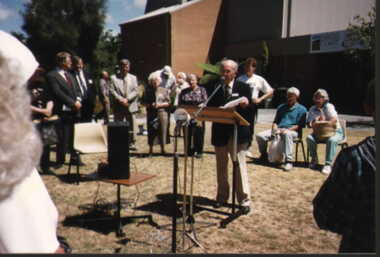 001233 Photograph - January 1998 - Bass Bicentenary Time Capsule - Ken Howsam - from P Jones
