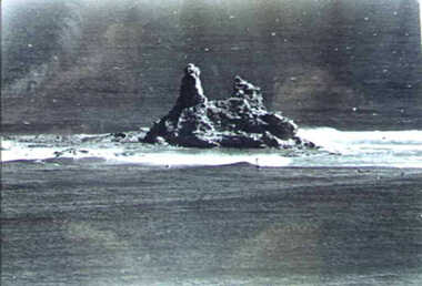 001246 - Photograph - Aerial View of Eagles Nest - from L Bailey