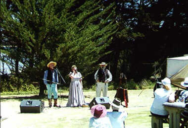 001259 - Photograph - January 1998 - San Remo - Bass Bicentenary - Folk singers - from Ken Howsam
