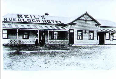 001283 - Photograph - Neil's Inverloch Hotel - from Jill Harrop