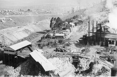 004242 - Outtrim mine (one of) and town