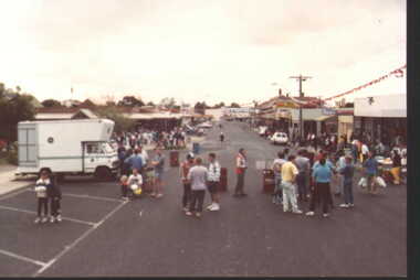 001066 - Photograph - January 1992 - Inverloch - Fun Run and view down A'Beckett Street - from Eileen Henderson