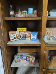 Article - Boxes and jars