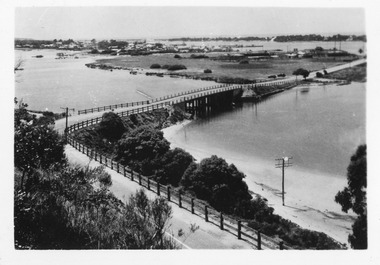 Postcard - Lakes Entrance from Jemmys Point, Bulmer, H D, 1940c
