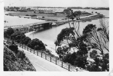 Postcard - Lakes Entrance, Bulmer, H D, 1940c