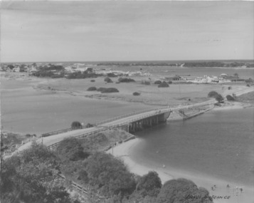 Postcard - Lakes Entrance 1945, 1945c