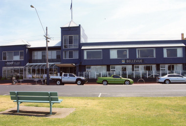 Photograph - Bellevue Hotel Lakes Entrance Victoria  2008