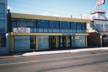 Photograph - Bellevue/Glenara Lakes Entrance  2000